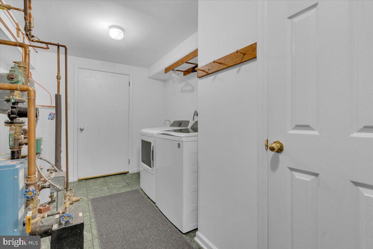 1424 Oakwood Road Coatesville, PA 19320 - Photo 28 of 41 Laundry room