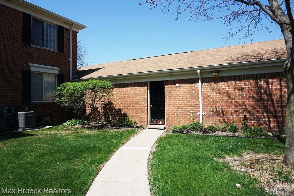 29636 Middlebelt Road Farmington Hills, MI 48334 - Photo 13 of 17
