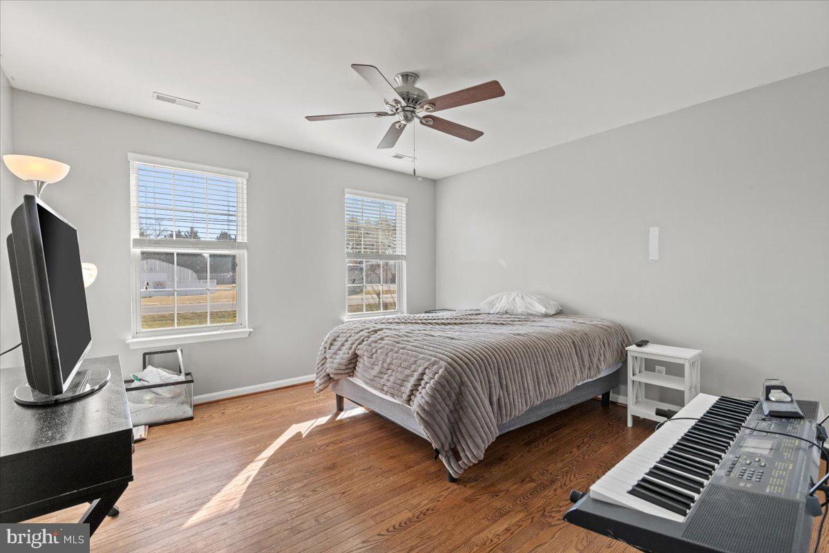 9448 Old Solomons Island Road Owings, MD 20736 - Photo 31 of 49 Bedroom