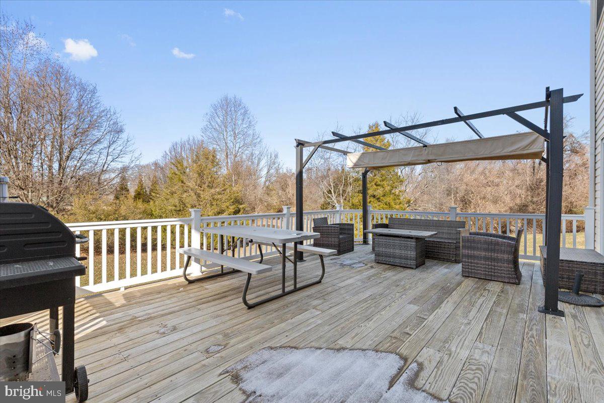 9448 Old Solomons Island Road Owings, MD 20736 - Photo 7 of 49 Rear deck
