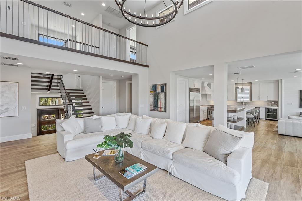 434 Trade Winds Avenue Naples, FL 34108 - Photo 5 of 50