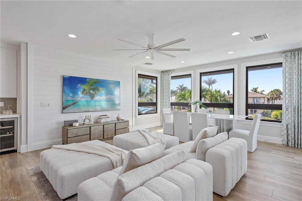 434 Trade Winds Avenue Naples, FL 34108 - Photo 7 of 50