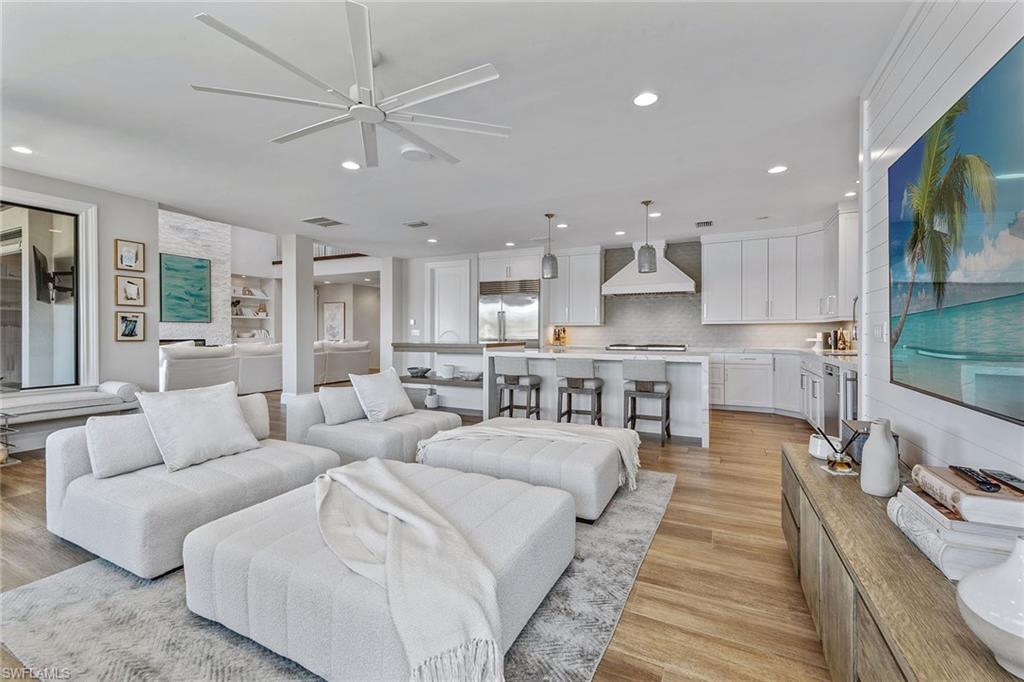 434 Trade Winds Avenue Naples, FL 34108 - Photo 9 of 50