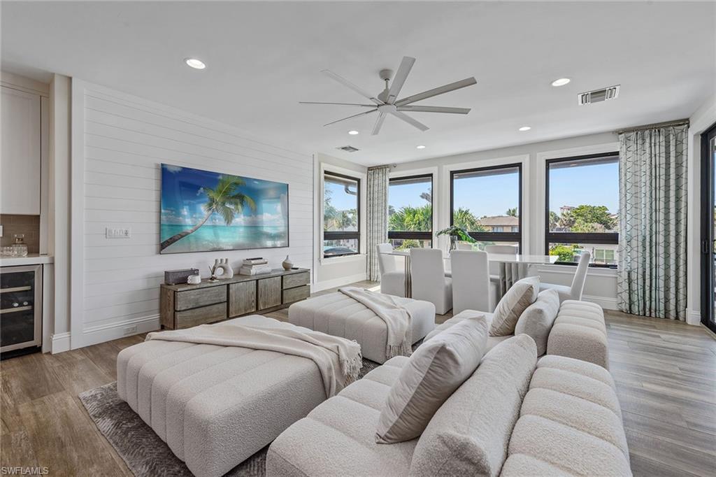 434 Trade Winds Avenue Naples, FL 34108 - Photo 10 of 50