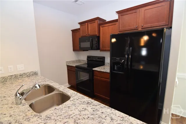 $1,950 | 11330 White Bluff Road, Unit 36, Savannah, GA 31419