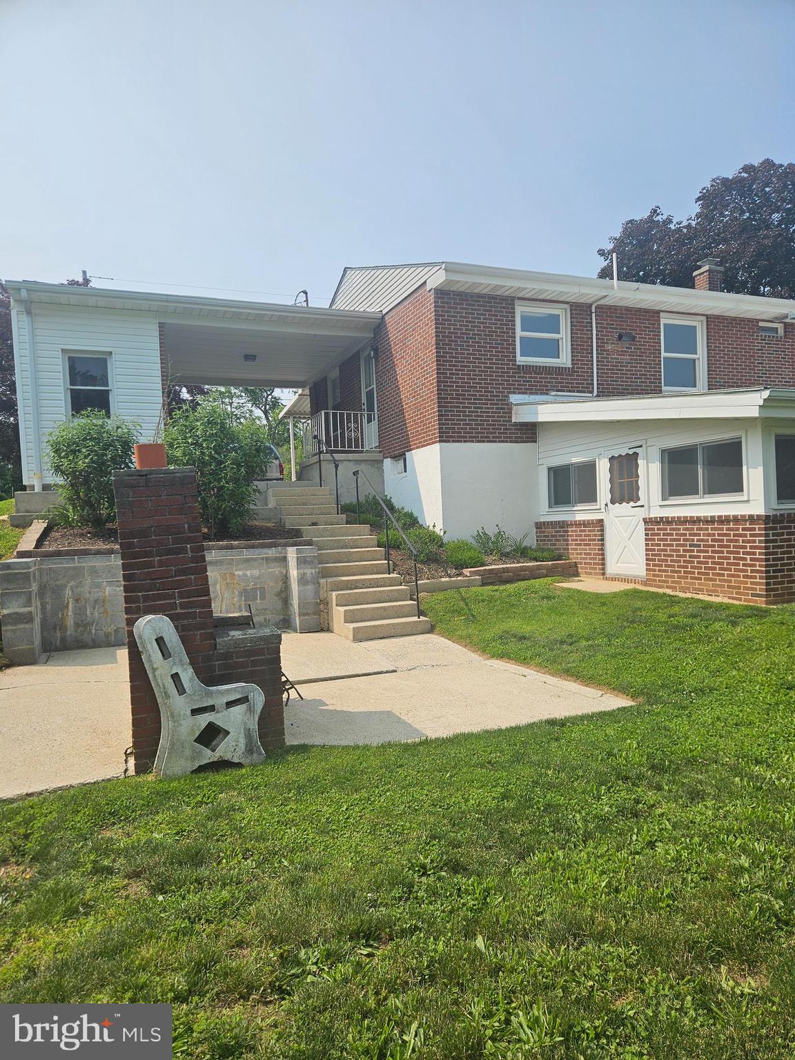 438 Maple Street Columbia, PA 17512 - Photo 3 of 14