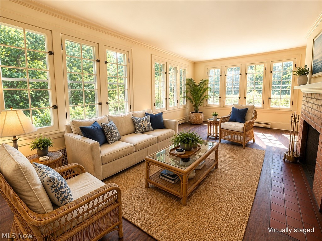 950 Merriman Road Akron, OH 44303 - Photo 9 of 32 Virtually staged sunroom