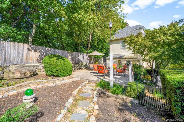 $5,800 | 49 Weaver Street, Larchmont, NY 10538