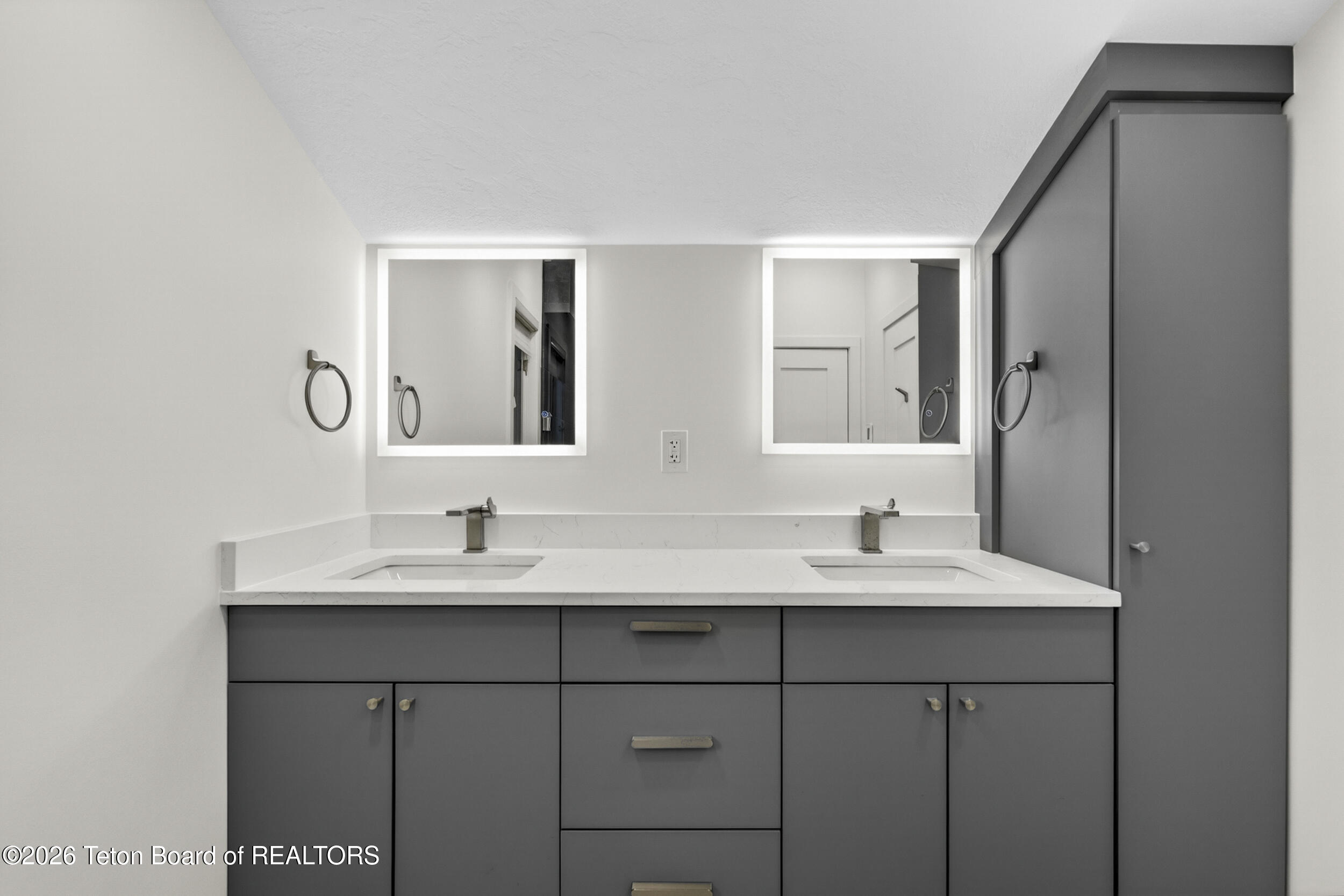 480 Henley Road Jackson, WY 83001 - Photo 21 of 57 Master bath