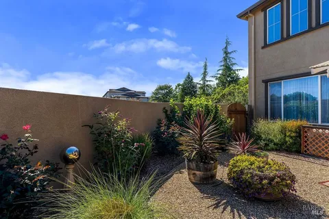 $599,000 | 2854 Pearblossom Drive, Santa Rosa, CA 95407