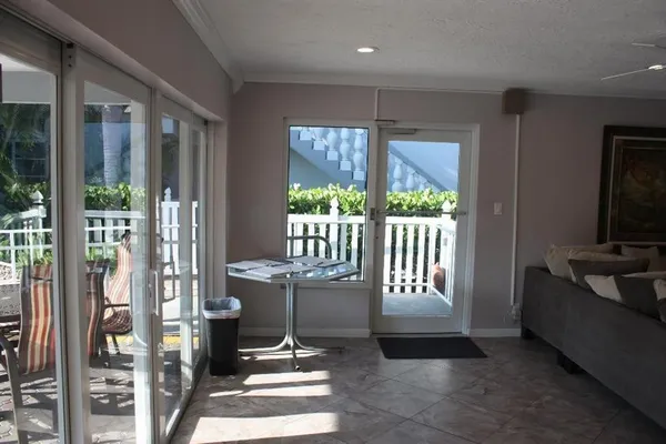 a view of a livingroom with furniture