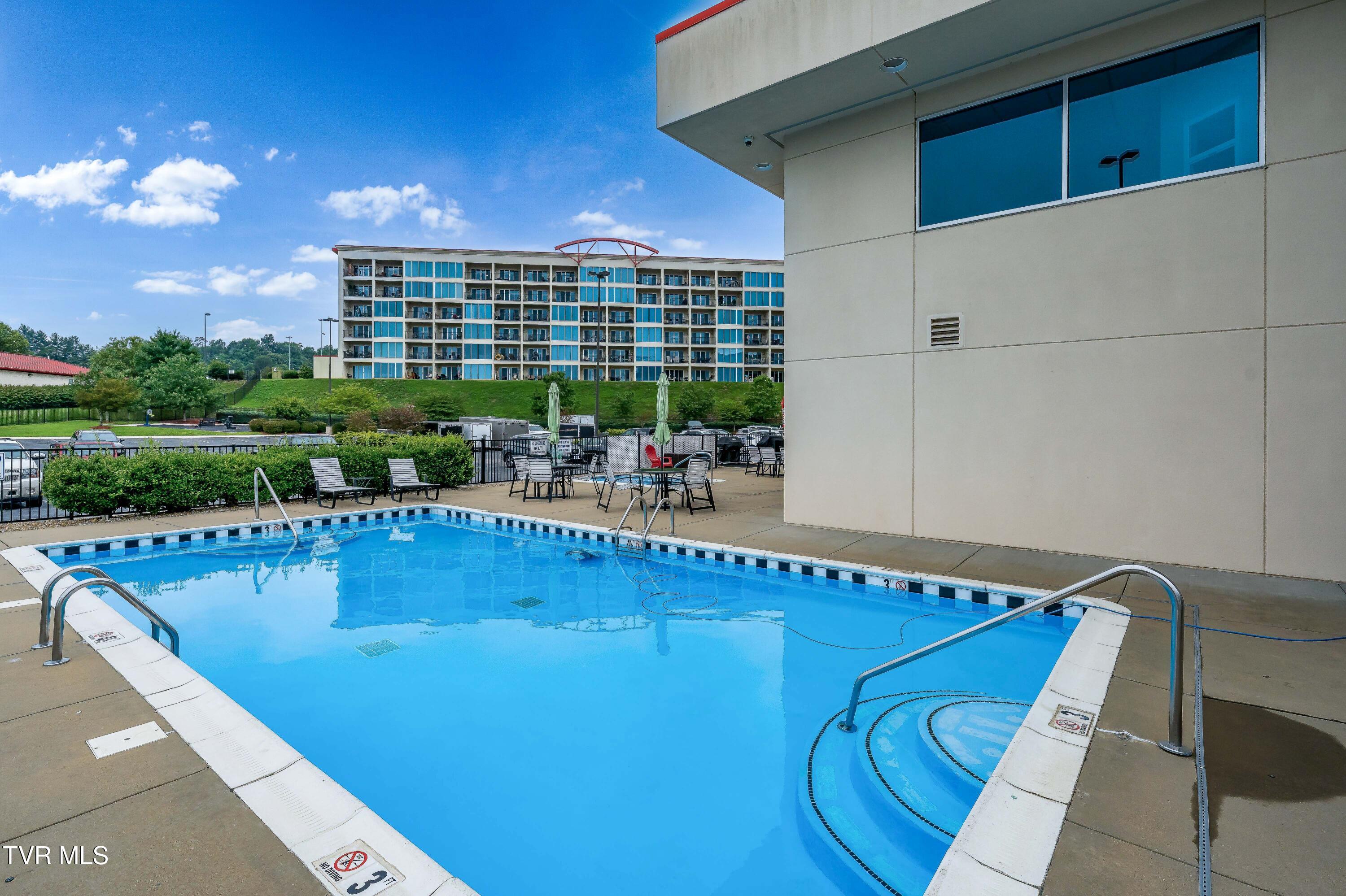 120 Raceday Center Drive, Unit 303 Bristol, TN 37620 - Photo 2 of 65 120 Raceday Center Dr (9 of 81)