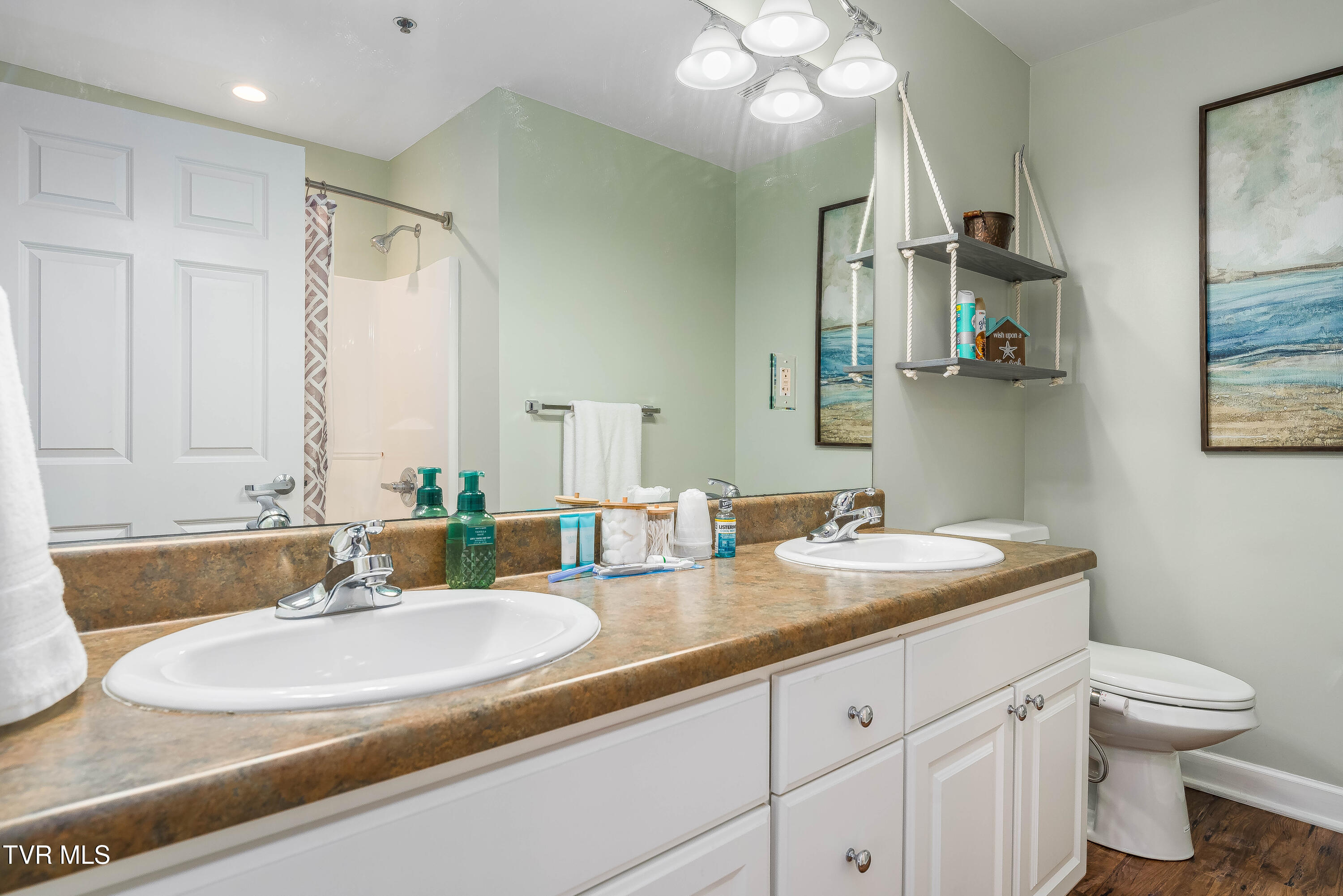 120 Raceday Center Drive, Unit 303 Bristol, TN 37620 - Photo 30 of 65 120 Raceday Center Dr (73 of 81)