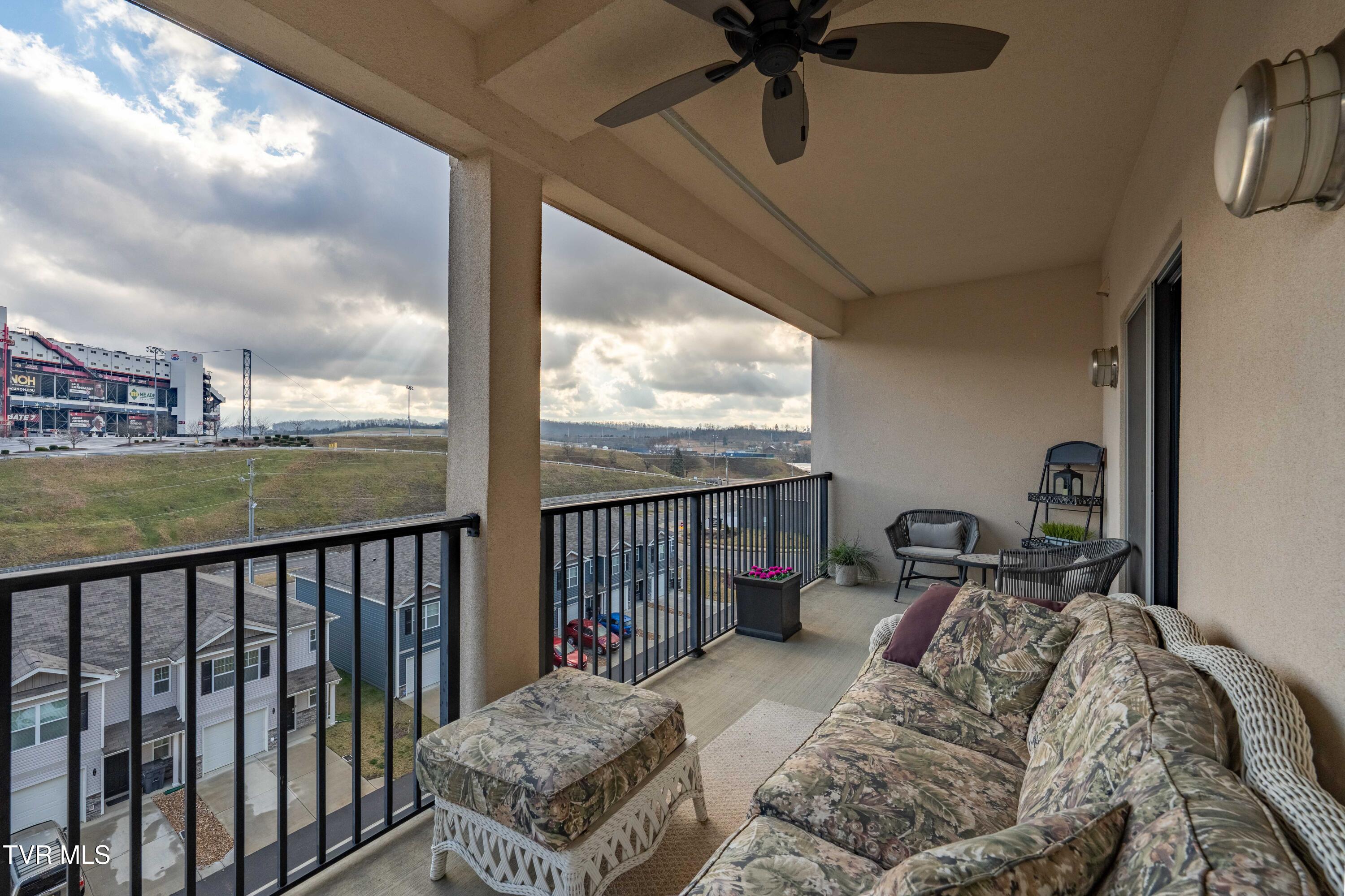 120 Raceday Center Drive, Unit 303 Bristol, TN 37620 - Photo 41 of 65 120 Raceday Center Dr (35 of 81)