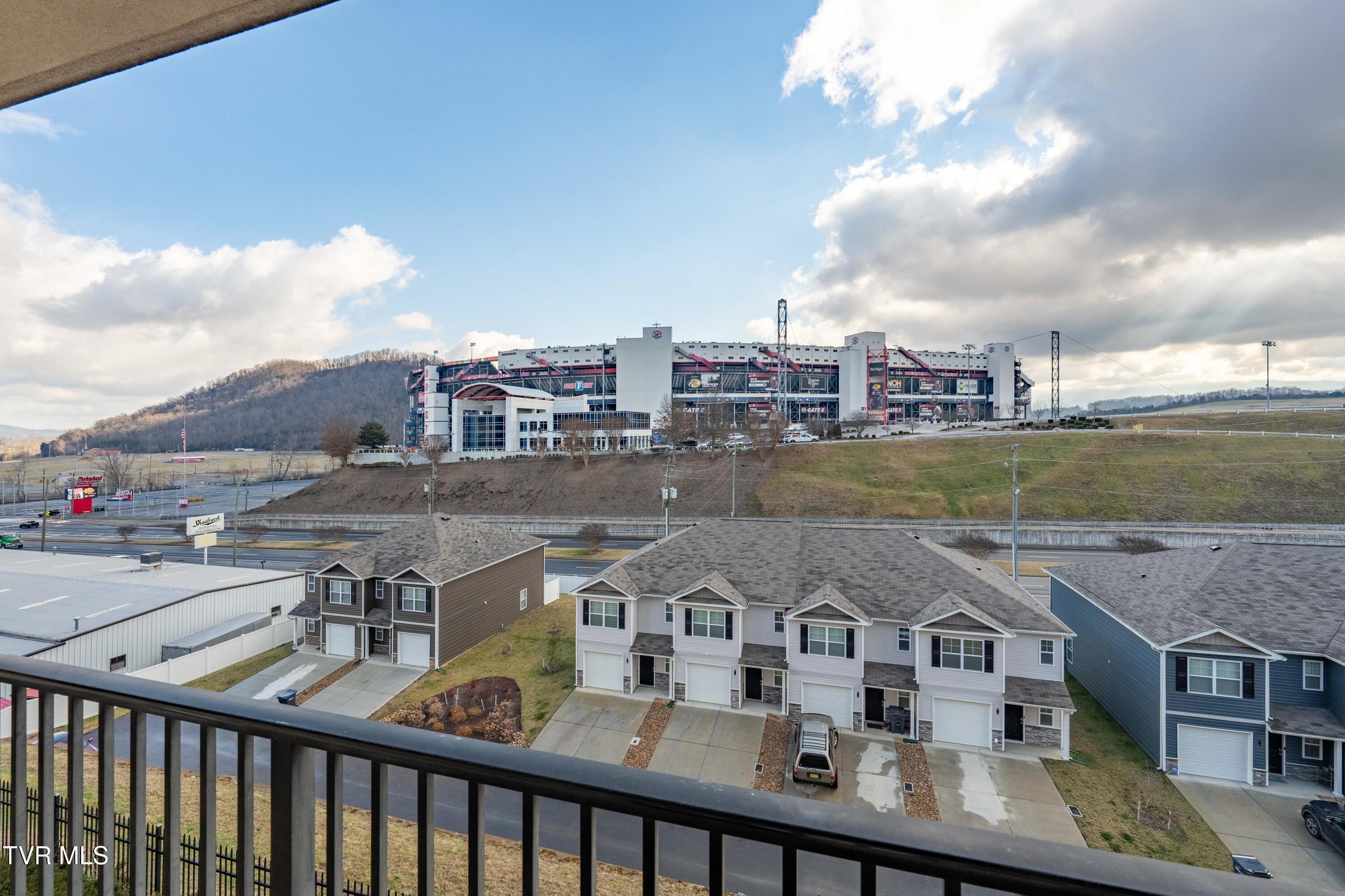 120 Raceday Center Drive, Unit 303 Bristol, TN 37620 - Photo 45 of 65 120 Raceday Center Dr (39 of 81)