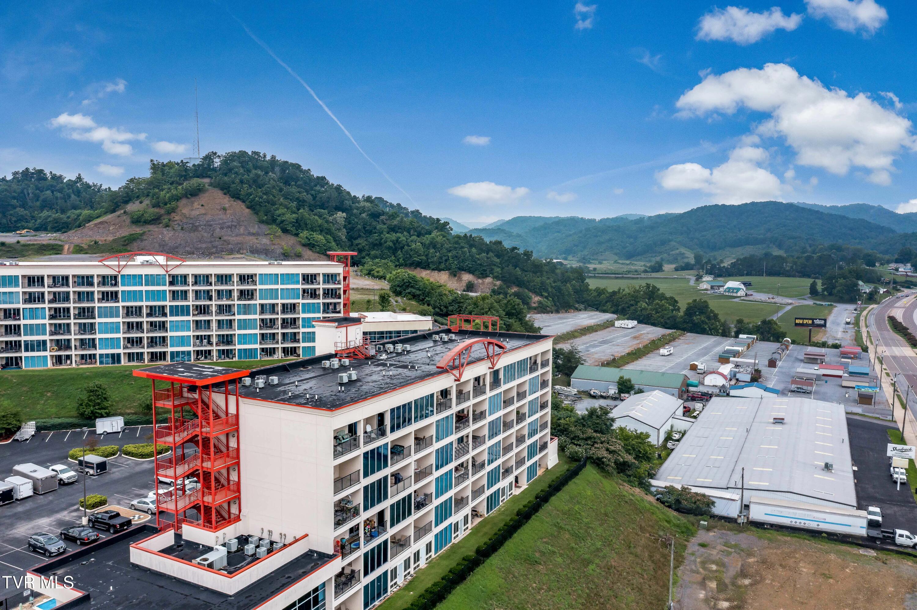 120 Raceday Center Drive, Unit 303 Bristol, TN 37620 - Photo 47 of 65 120 Raceday Center Dr (2 of 81)