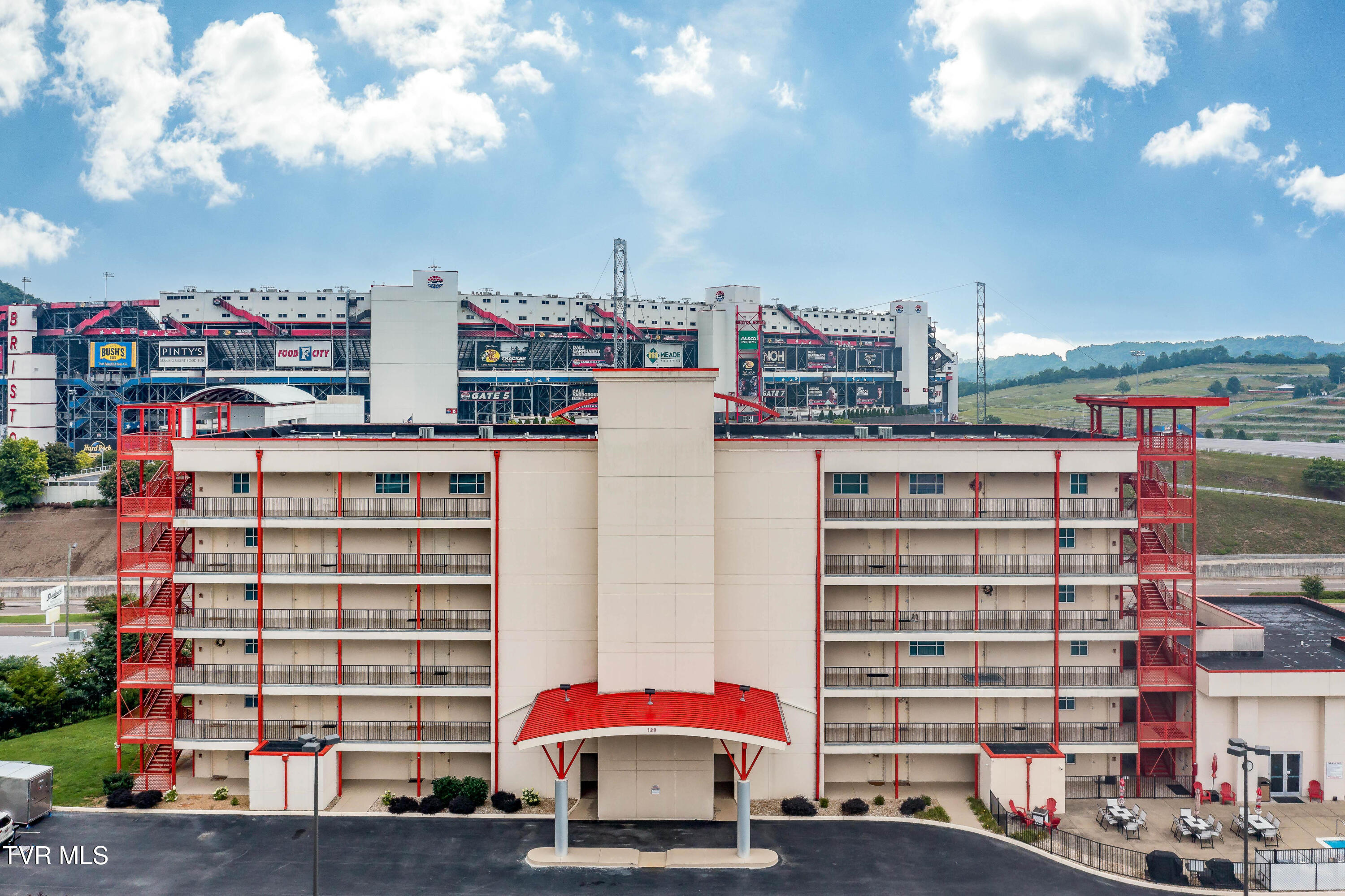 120 Raceday Center Drive, Unit 303 Bristol, TN 37620 - Photo 48 of 65 120 Raceday Center Dr (3 of 81)