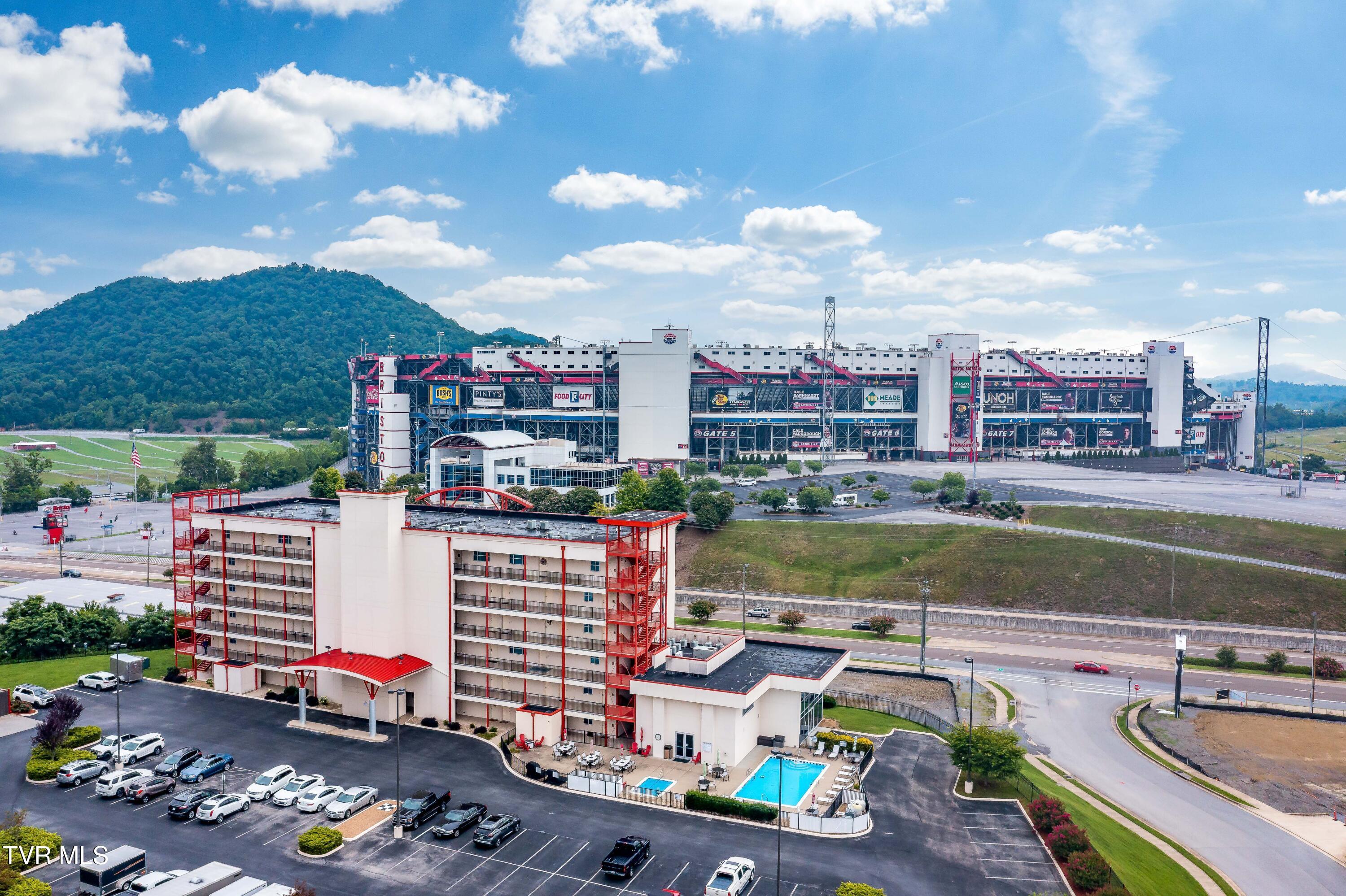 120 Raceday Center Drive, Unit 303 Bristol, TN 37620 - Photo 50 of 65 120 Raceday Center Dr (7 of 81)