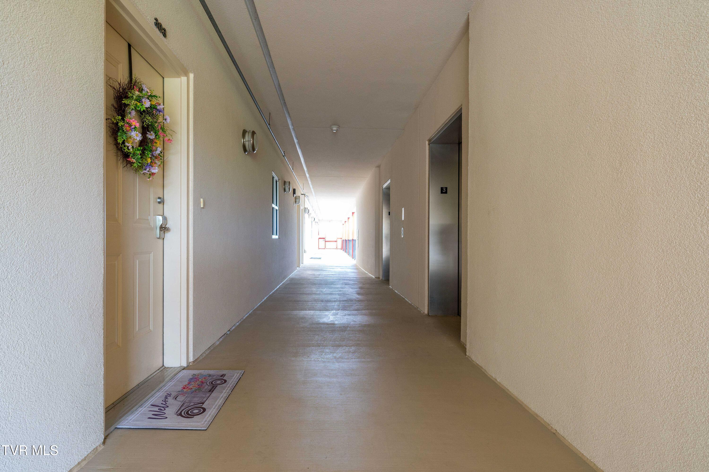 120 Raceday Center Drive, Unit 303 Bristol, TN 37620 - Photo 5 of 65 120 Raceday Center Dr (48 of 81)