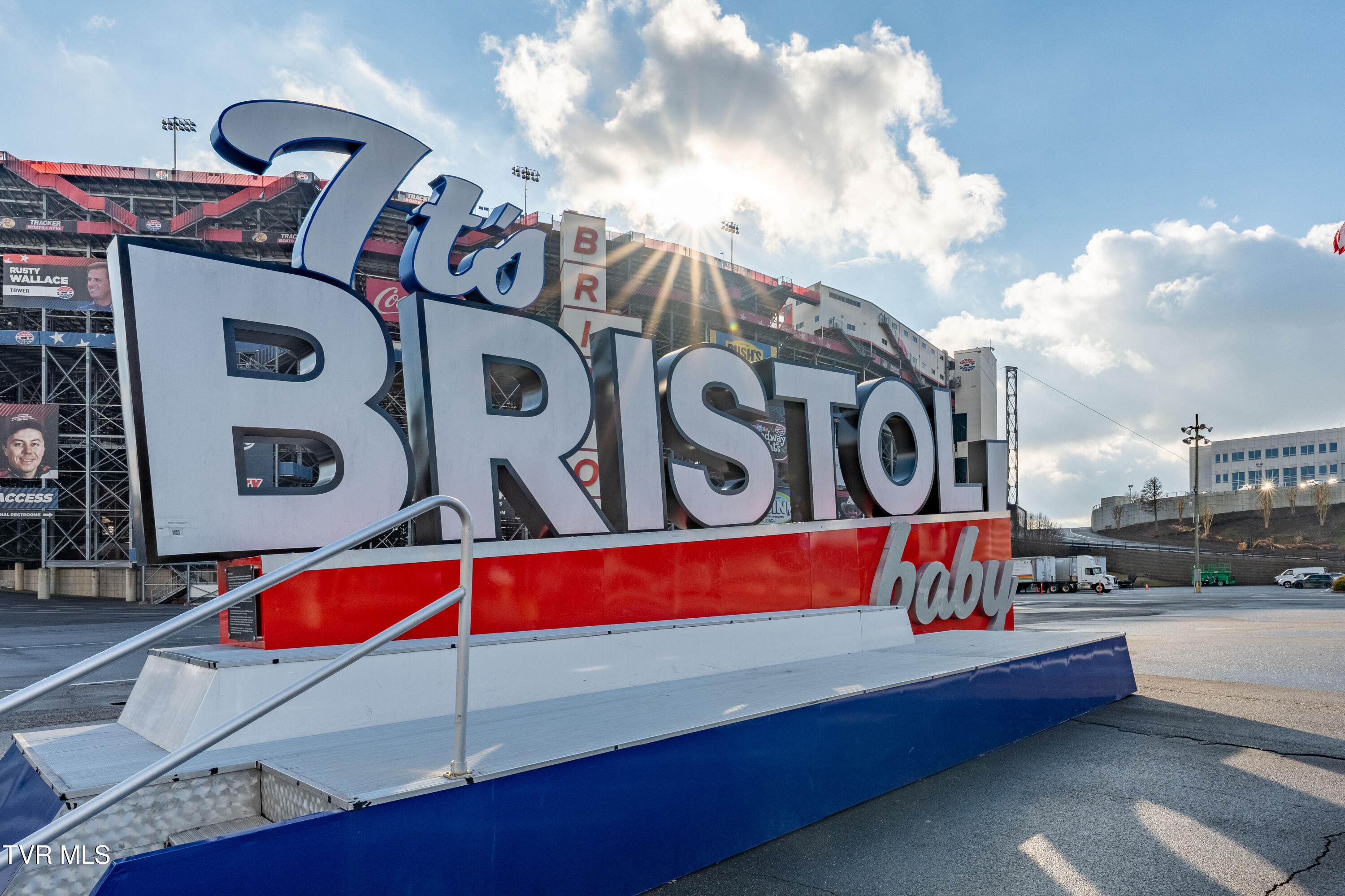 120 Raceday Center Drive, Unit 303 Bristol, TN 37620 - Photo 65 of 65 120 Raceday Center Dr (46 of 81)