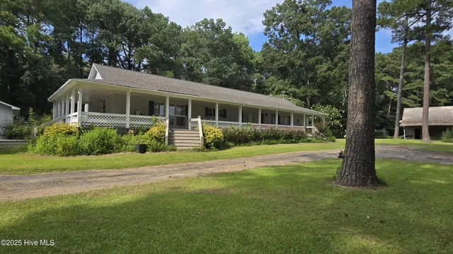 $1,200,000 | 2639 Highway 211, Clarkton, NC 28433