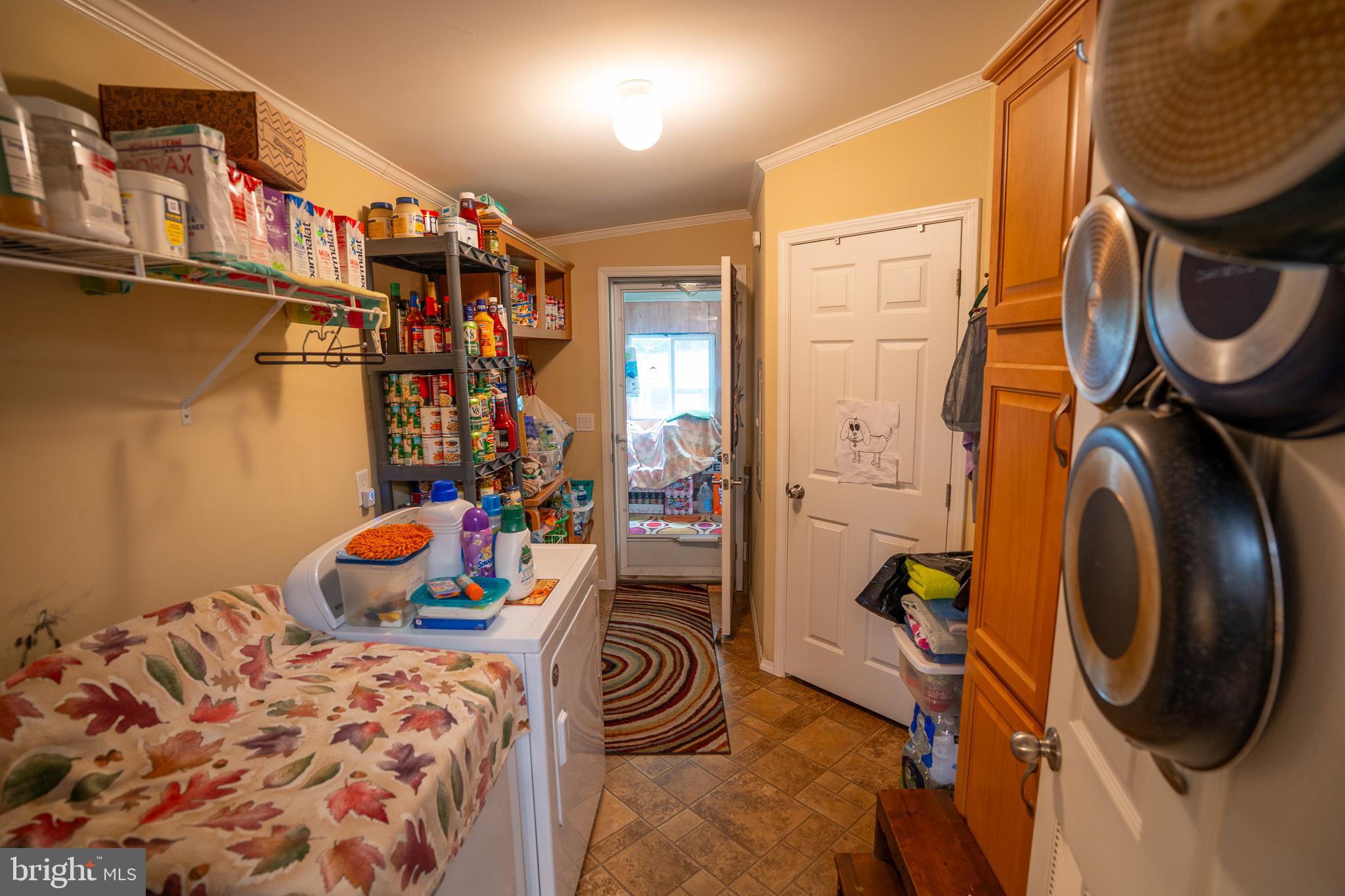688 Hopeland Road Lititz, PA 17543 - Photo 16 of 29 Laundry room