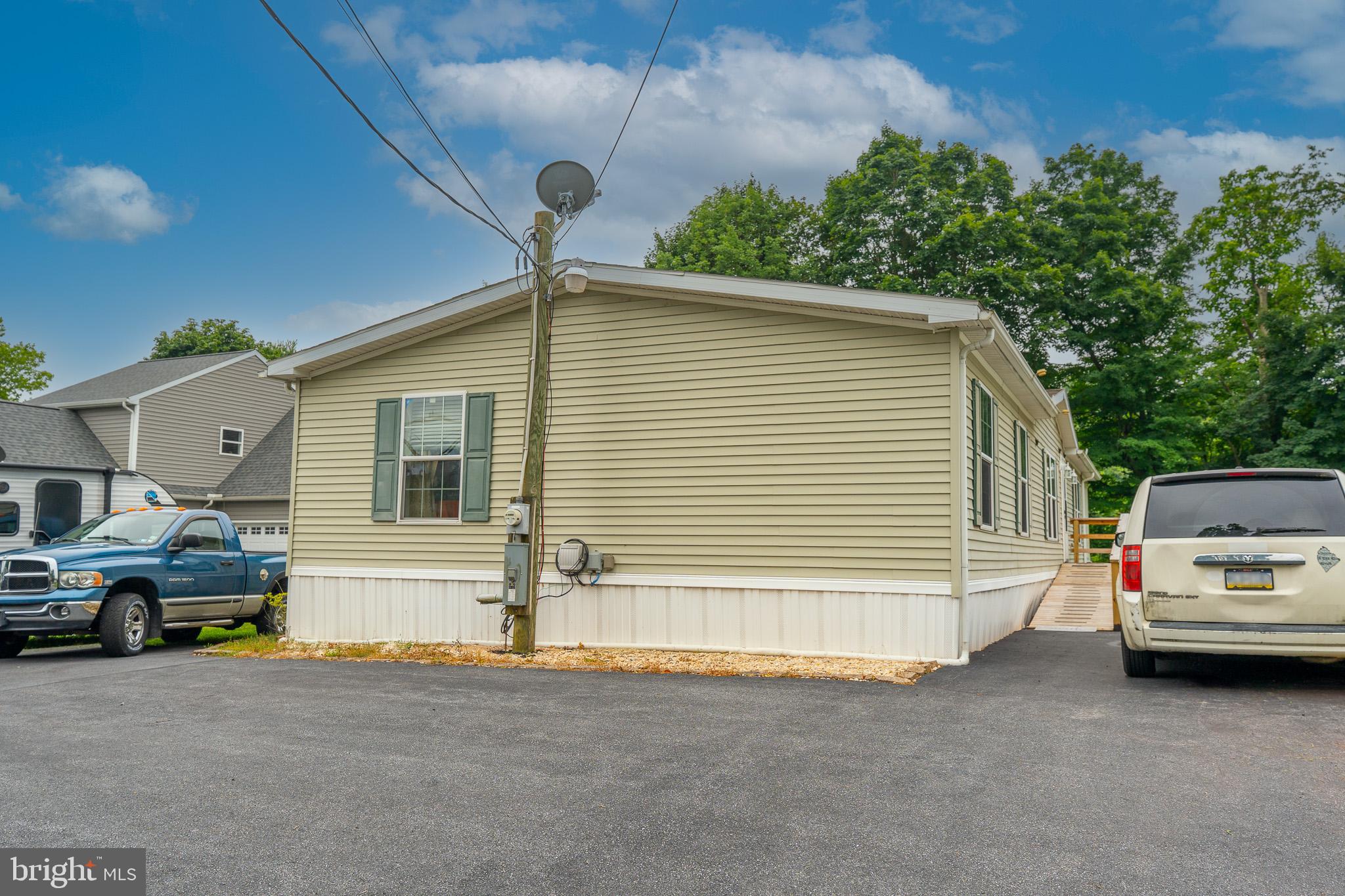 688 Hopeland Road Lititz, PA 17543 - Photo 2 of 29 Street View