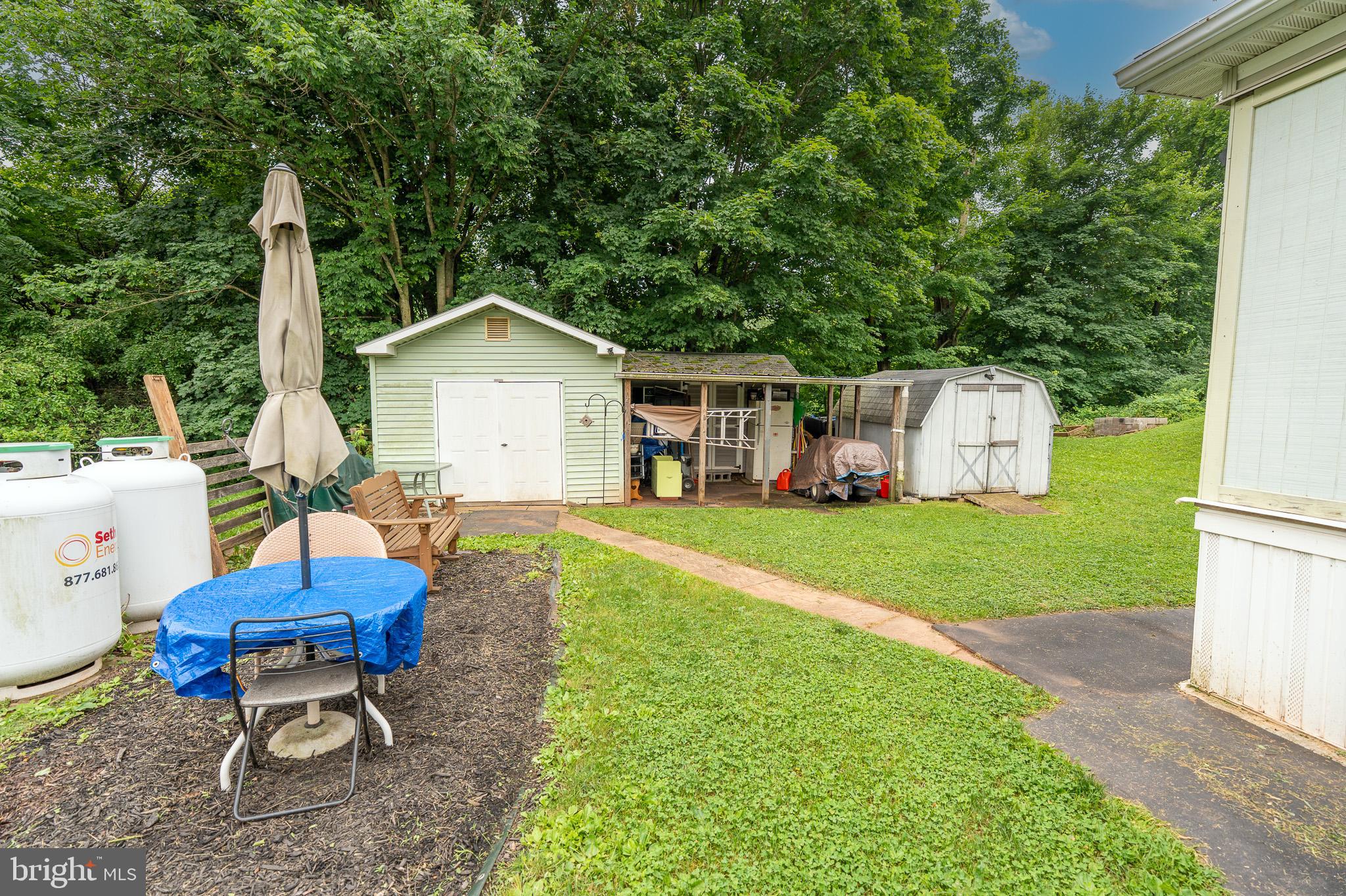 688 Hopeland Road Lititz, PA 17543 - Photo 4 of 29 Sheds in Back