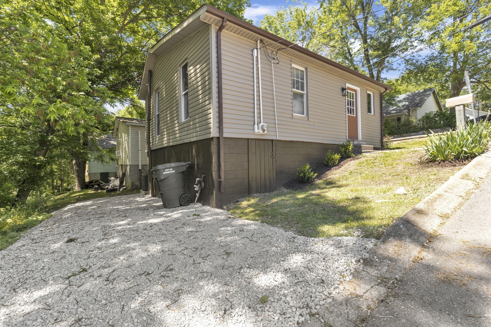 223 East 4th Avenue Springfield, TN 37172 - Photo 3 of 13 Gallery Image 3