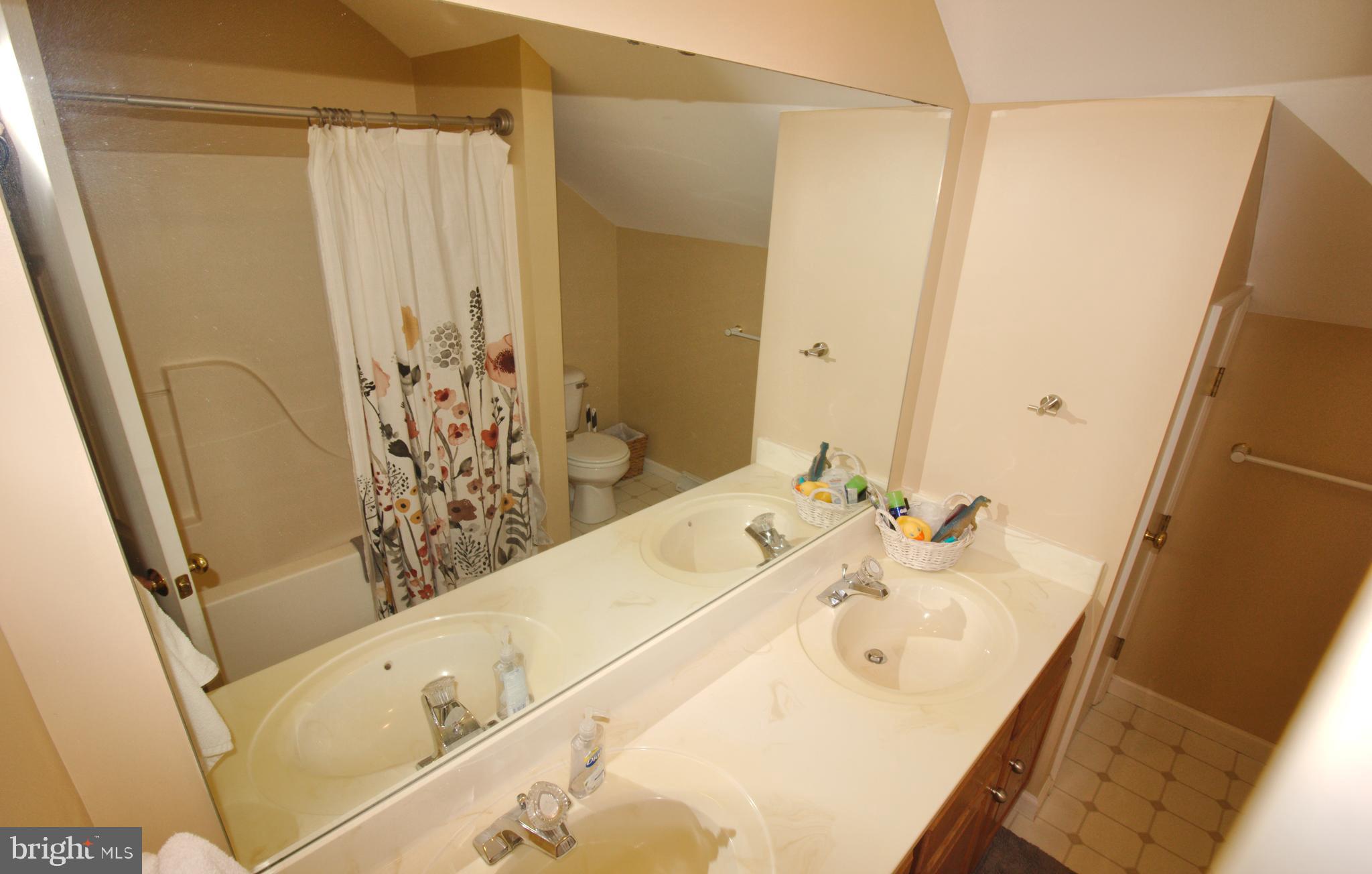 531 Royal Tern Lititz, PA 17543 - Photo 17 of 52 Gallery Image 17