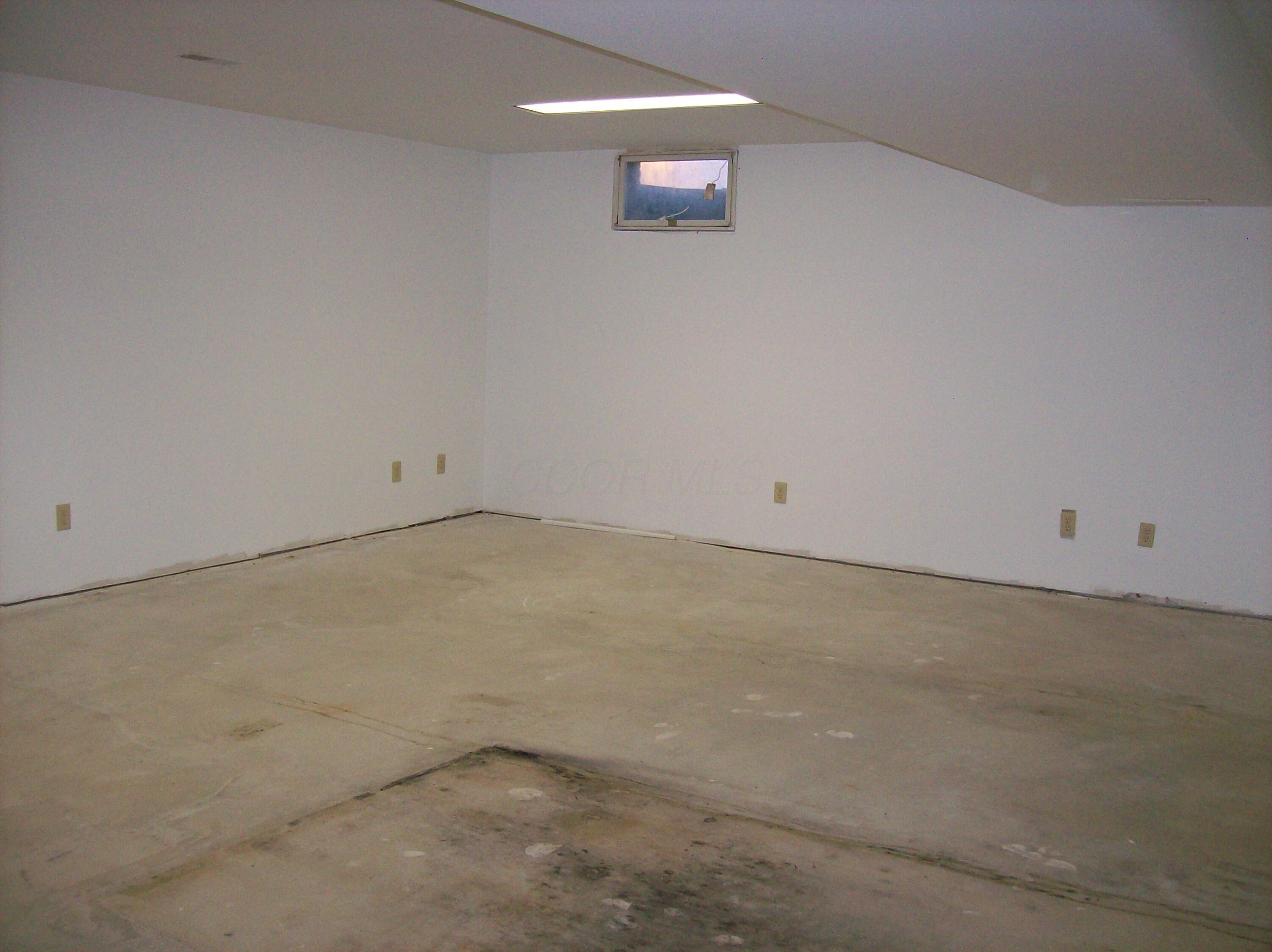 417 Ridgedale Drive Circleville, OH 43113 - Photo 34 of 39 101_1482