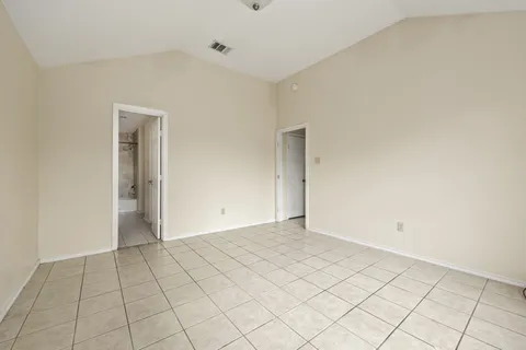 $210,000 | 607 Saunders Drive, Round Rock, TX 78664