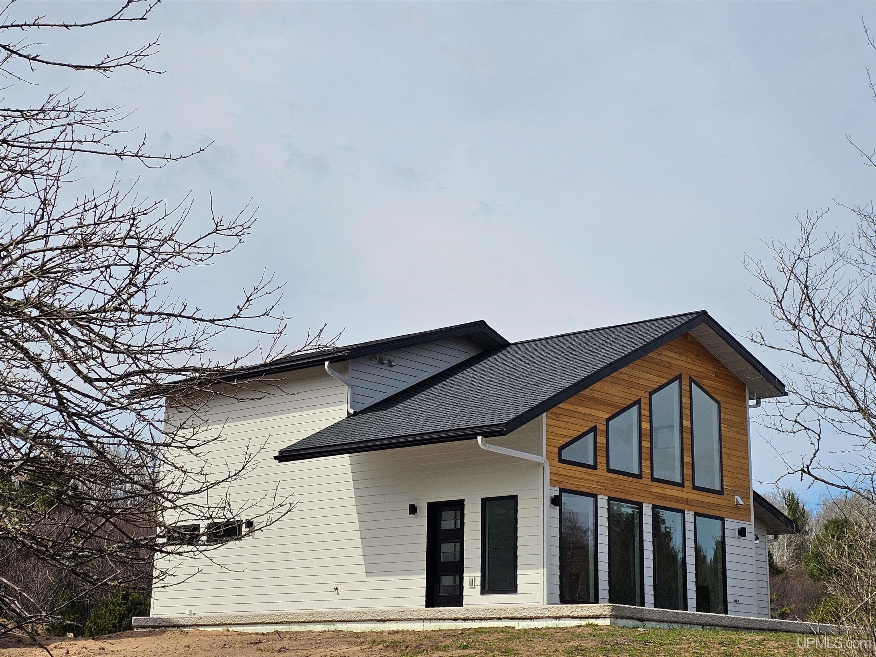 22109 River Trails Road Houghton, MI 49931 - Photo 9 of 28