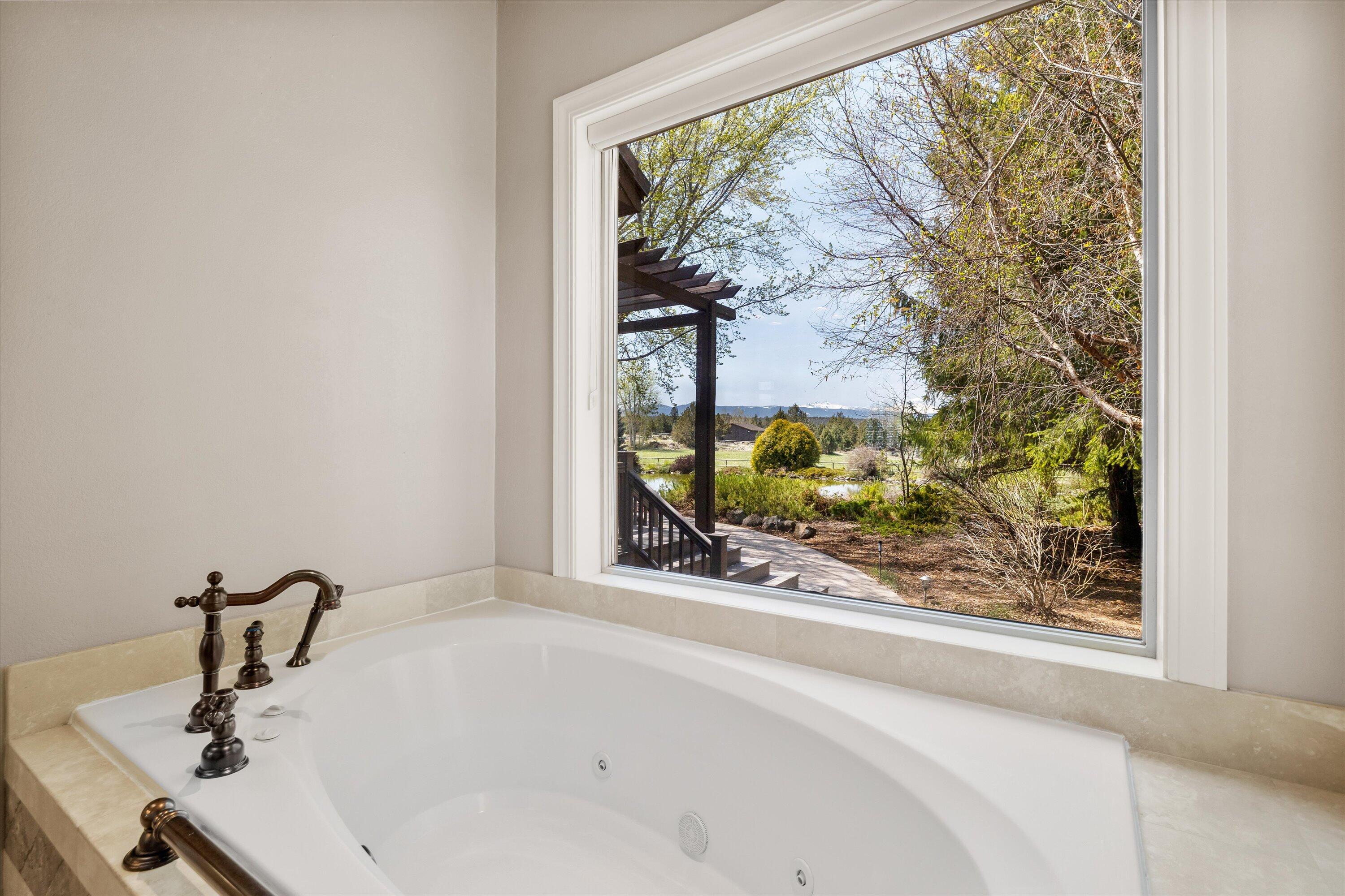18575 Couch Market Road Bend, OR 97703 - Photo 34 of 93 36-5858_250430_JILLROSELL