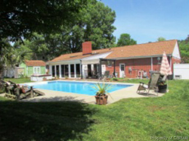 2048 River Road Gloucester Point, VA 23062 - Photo 12 of 16 Gallery Image 12