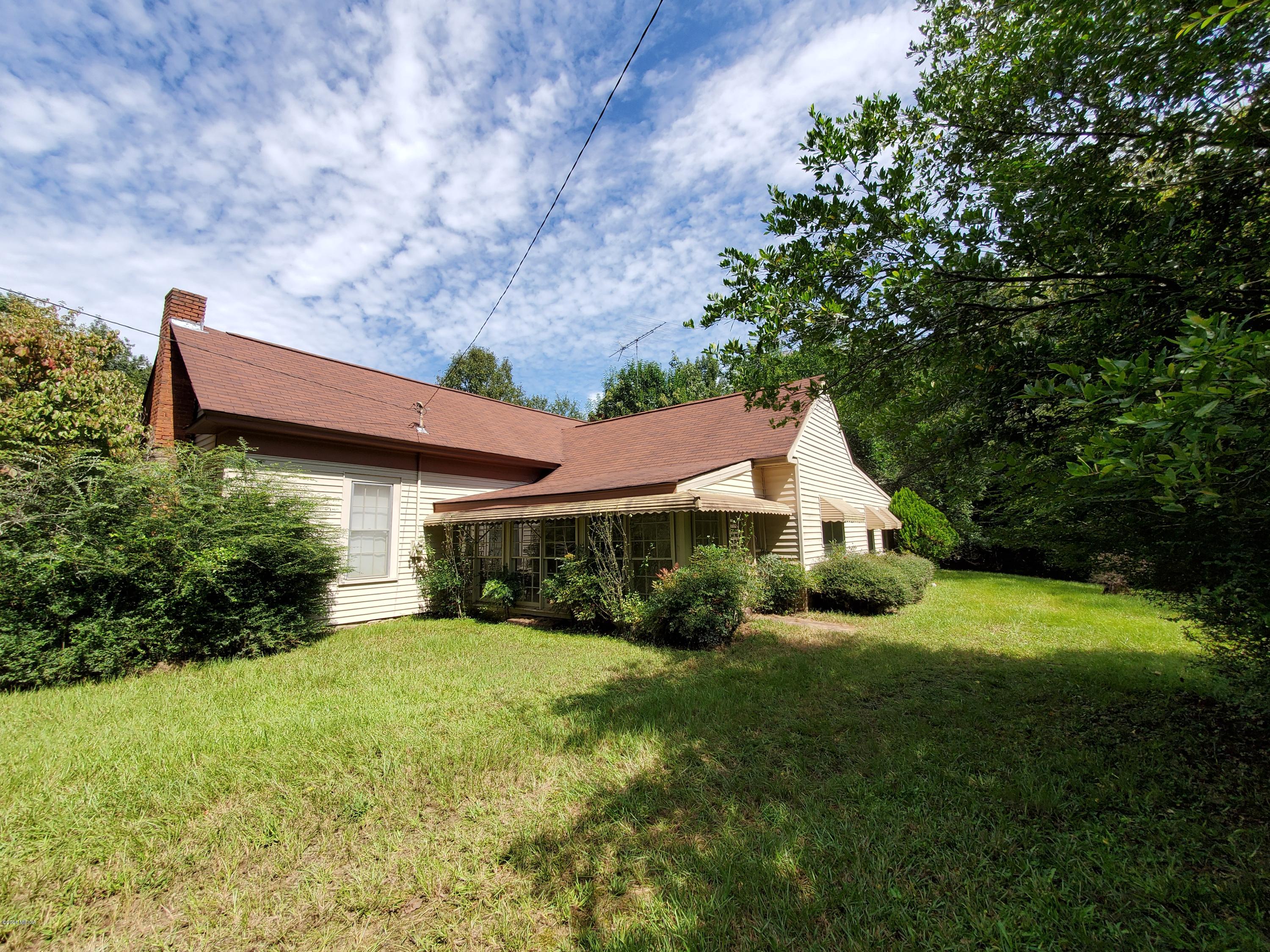 968 Rogers Church Road Forsyth, GA 31029 - Photo 1 of 14 a front view of house with yard and green space