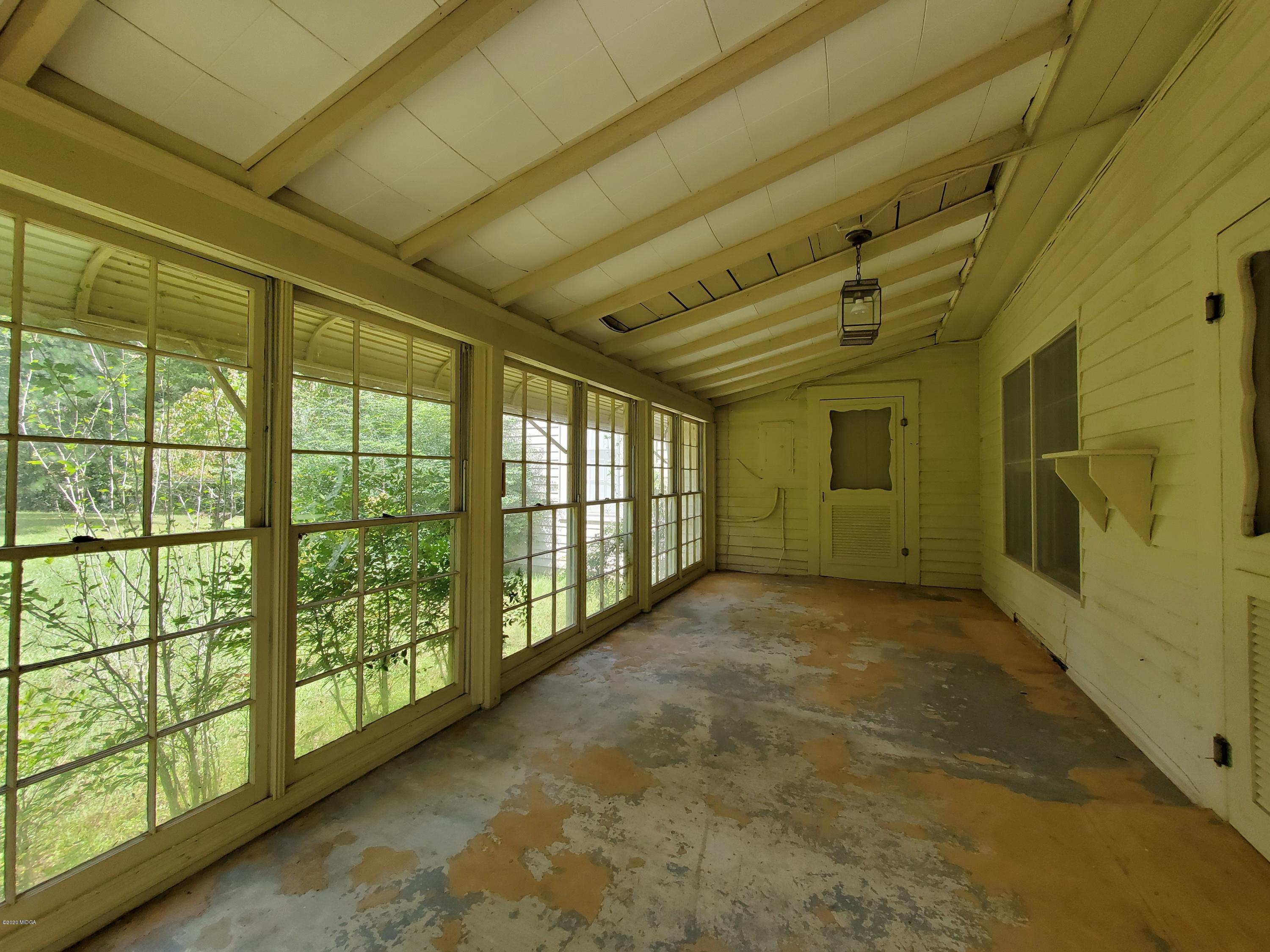968 Rogers Church Road Forsyth, GA 31029 - Photo 5 of 14 a view of a garage