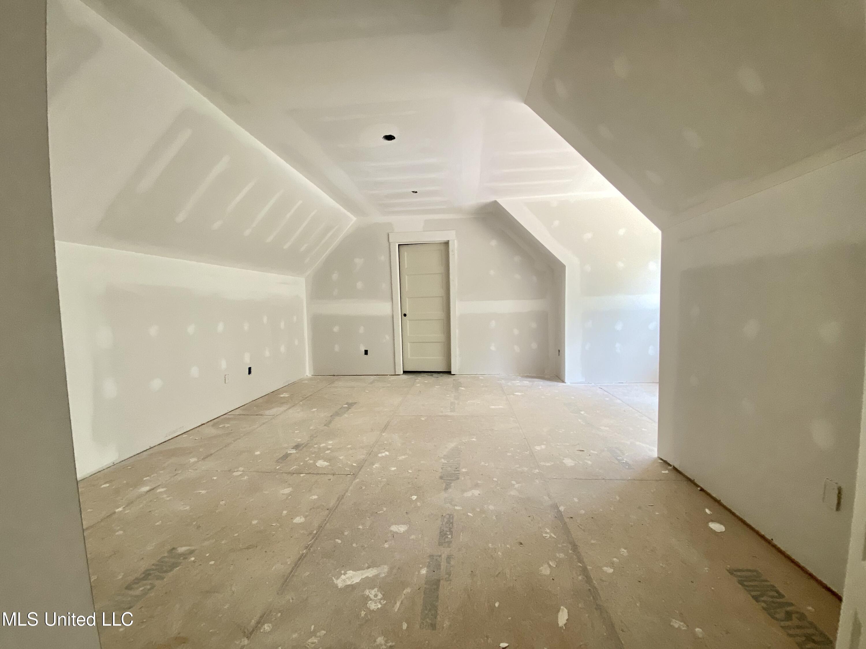 844 Getwell Road Hernando, MS 38632 - Photo 29 of 35 E9424E83-9DB9-4992-A6F2-F498623BECB6_1_2