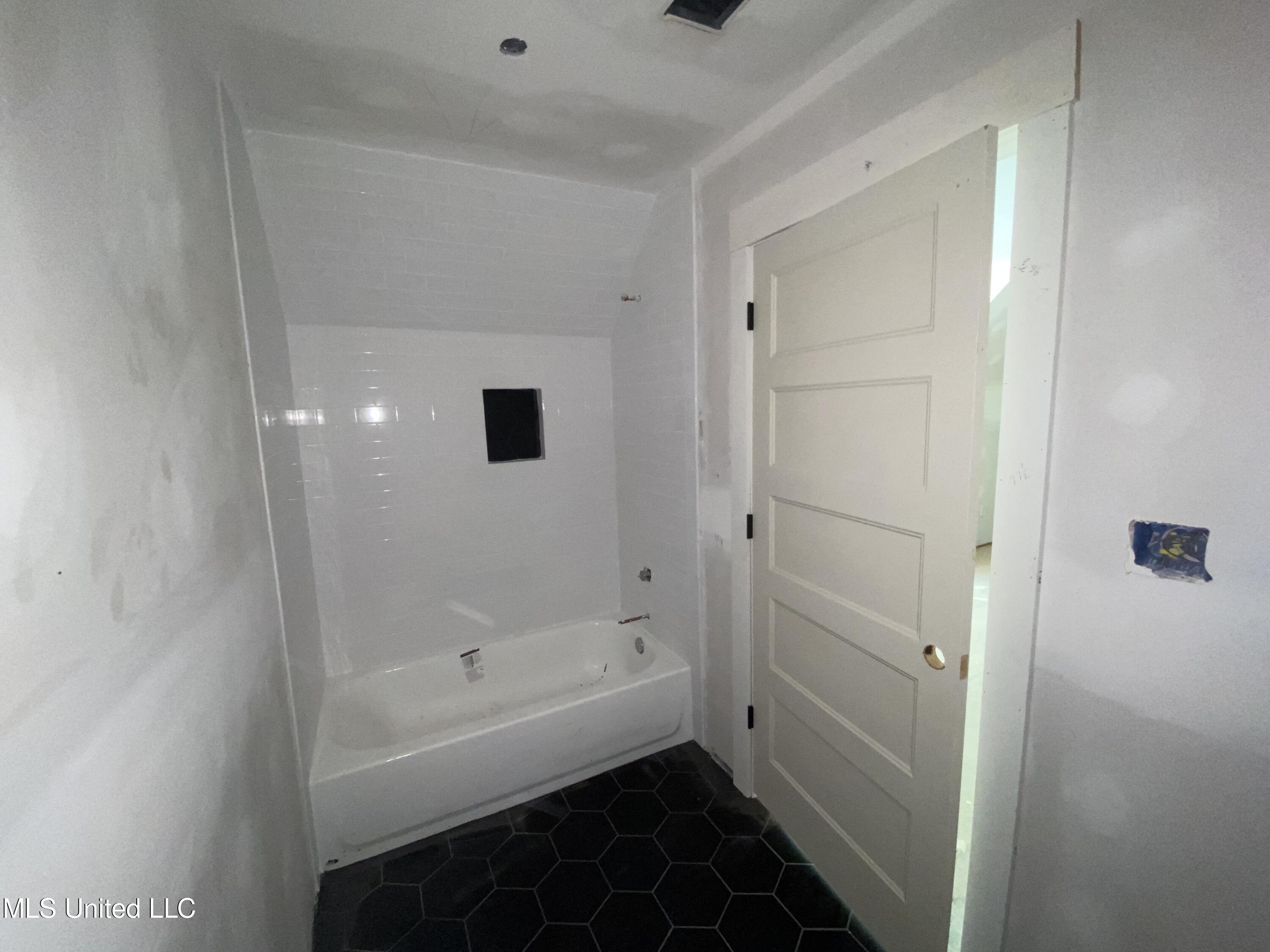 844 Getwell Road Hernando, MS 38632 - Photo 31 of 35 0B8FFF26-AB2B-4AF9-9CC5-1B464F15080D