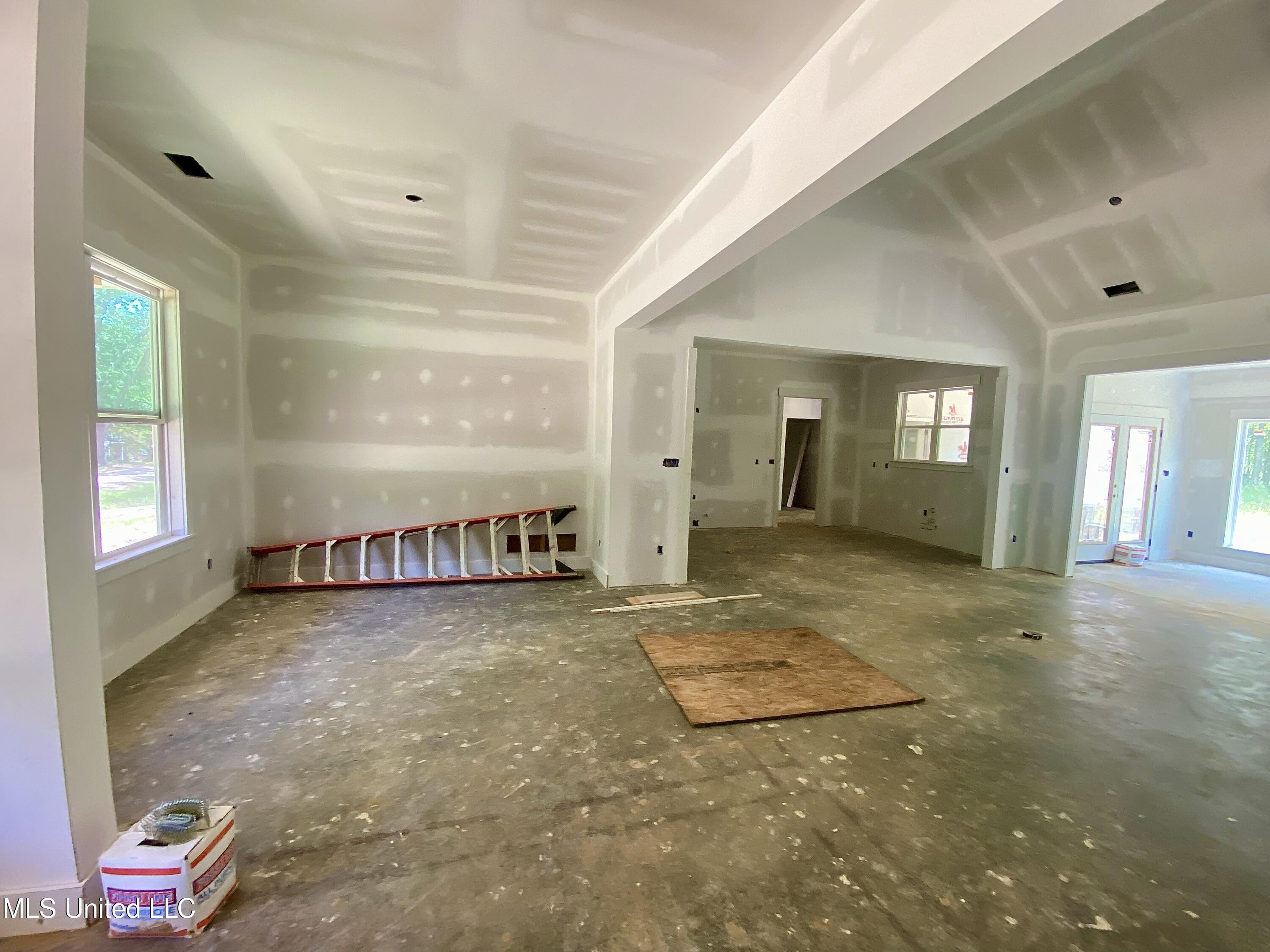 844 Getwell Road Hernando, MS 38632 - Photo 5 of 35 C0751766-6550-4E04-B73D-55F06B0973AE_1_2