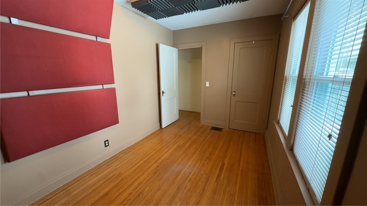 294 Walzer Road Irondequoit, NY 14622 - Photo 14 of 24