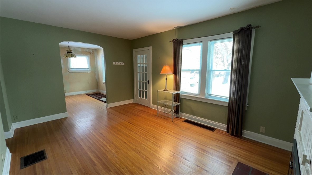 294 Walzer Road Irondequoit, NY 14622 - Photo 4 of 24