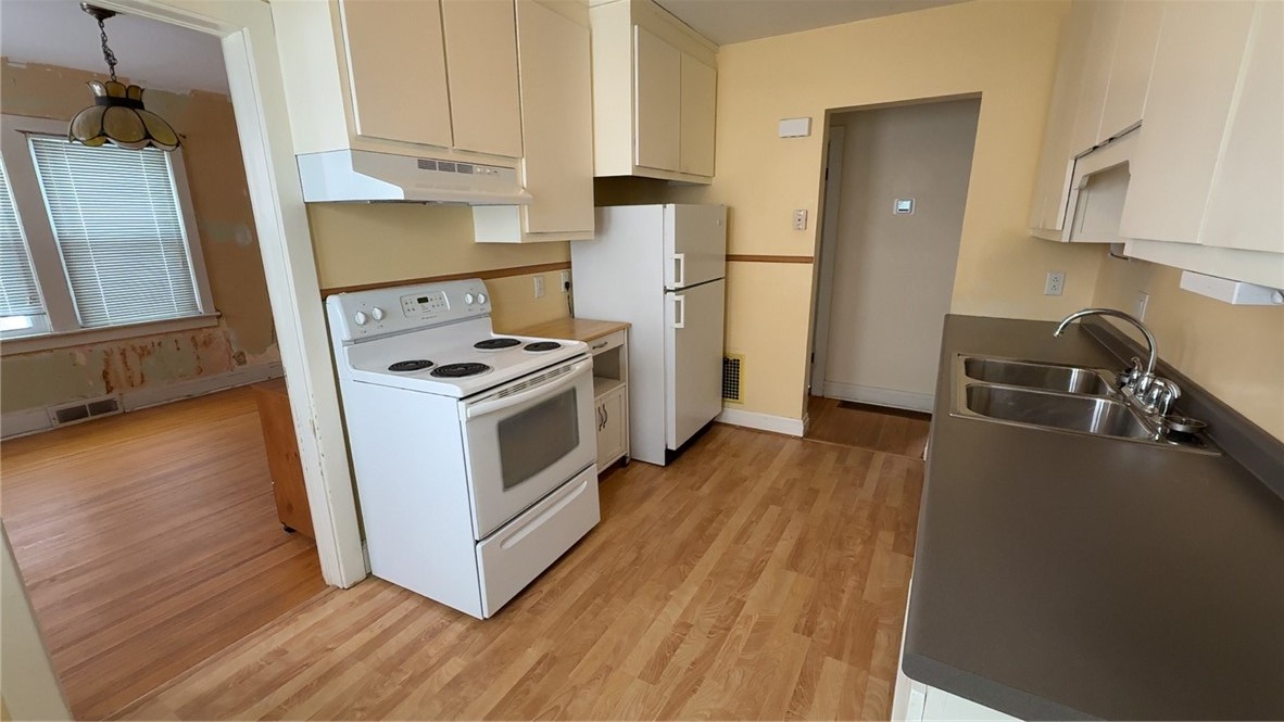 294 Walzer Road Irondequoit, NY 14622 - Photo 5 of 24