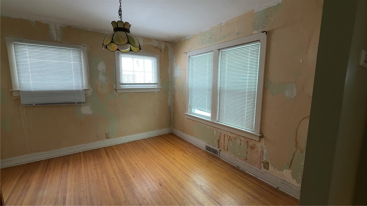 294 Walzer Road Irondequoit, NY 14622 - Photo 8 of 24