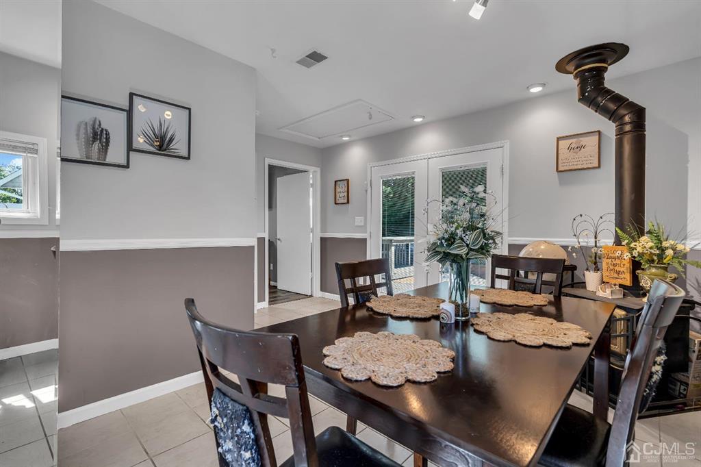 462 Old Post Road Edison, NJ 08817 - Photo 9 of 19 a view of a dining room with furniture