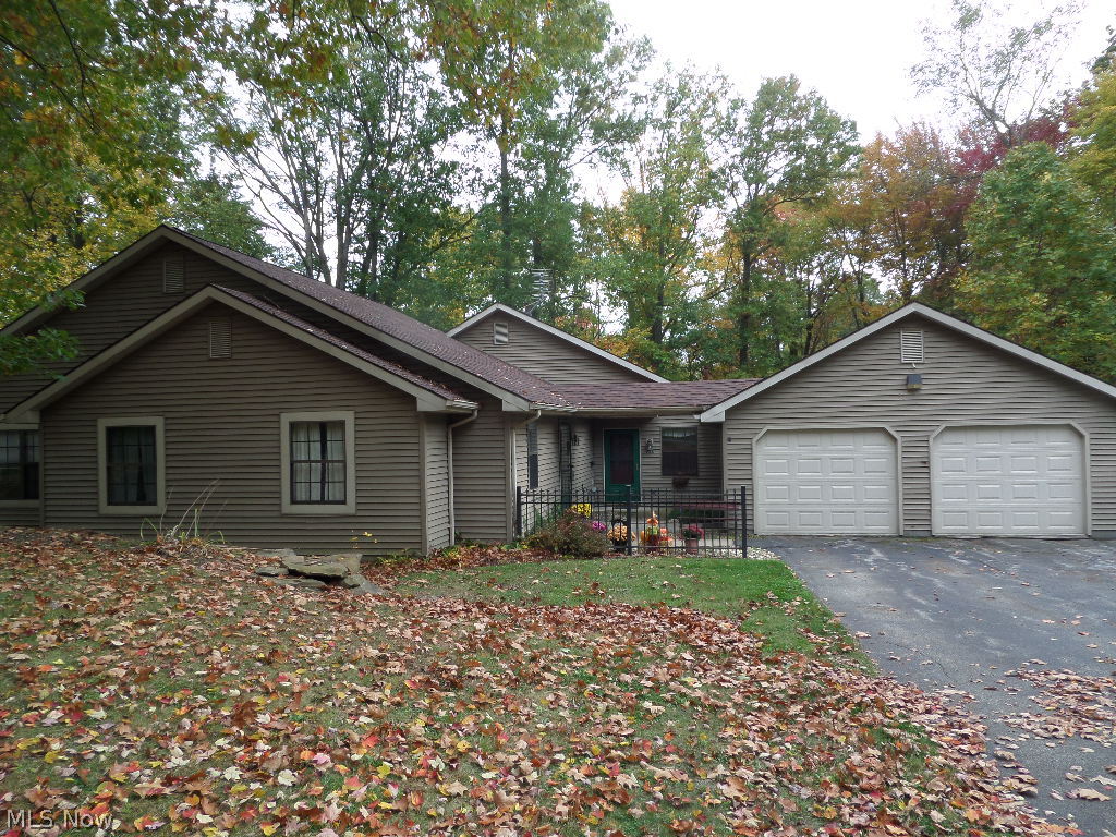 930 Perkins Jones Road Northeast Warren, OH 44483 - Photo 1 of 10 Gallery Image 1