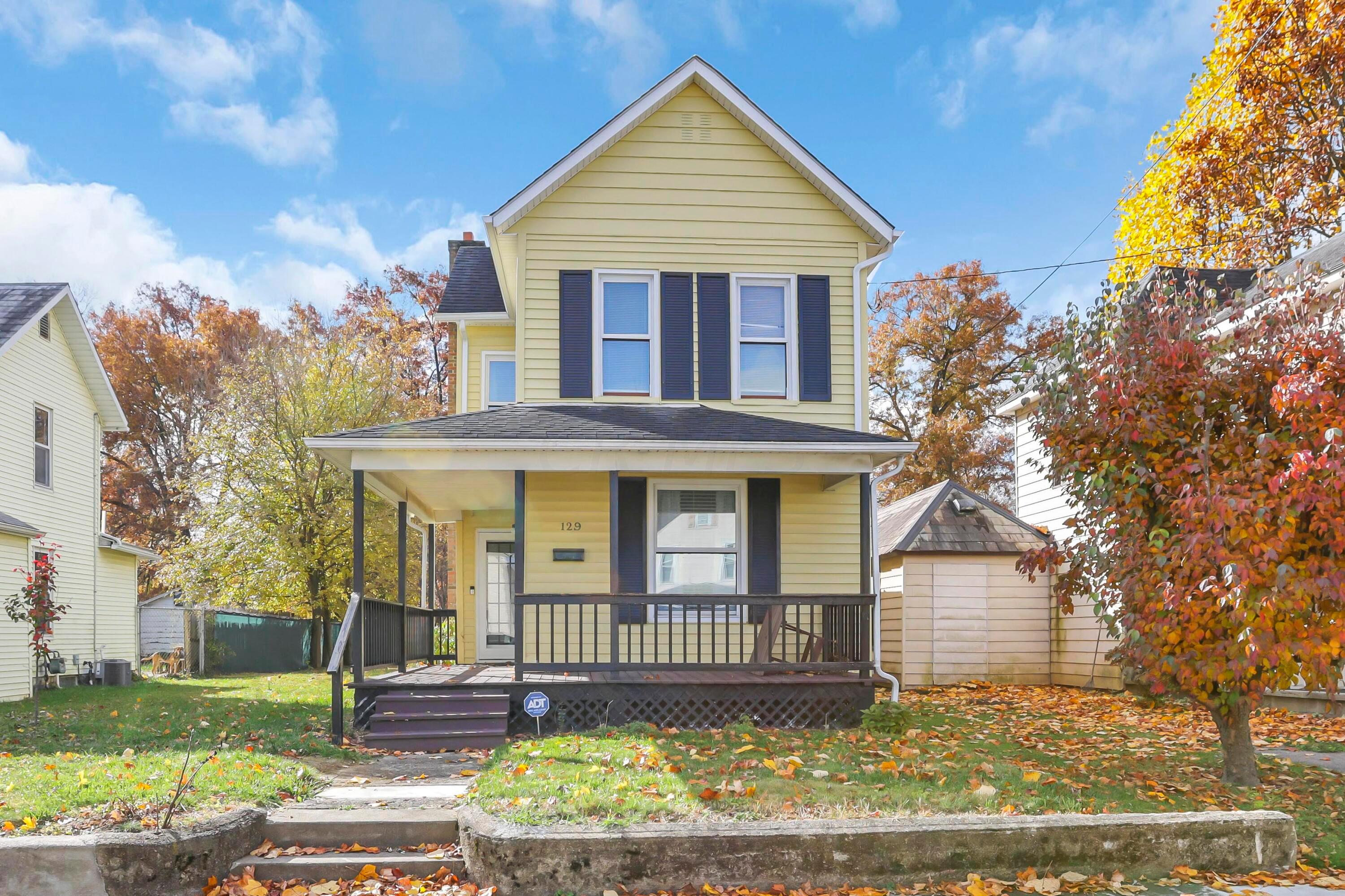 129 Riley Street Newark, OH 43055 - Photo 2 of 26 Front Exterior