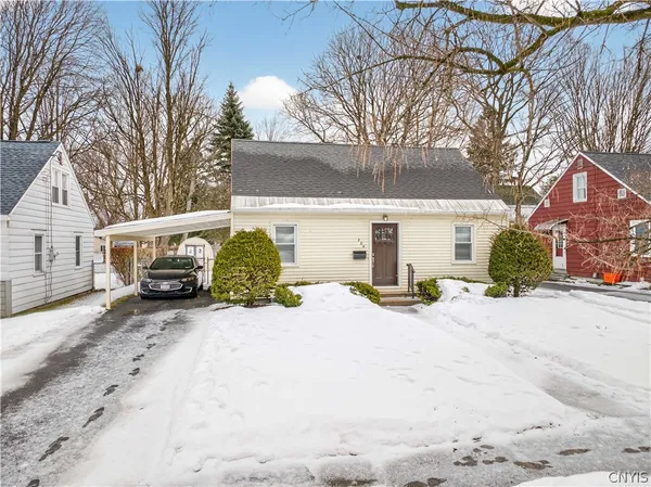 $184,900 | 204 Meeker Avenue, Utica, NY 13502