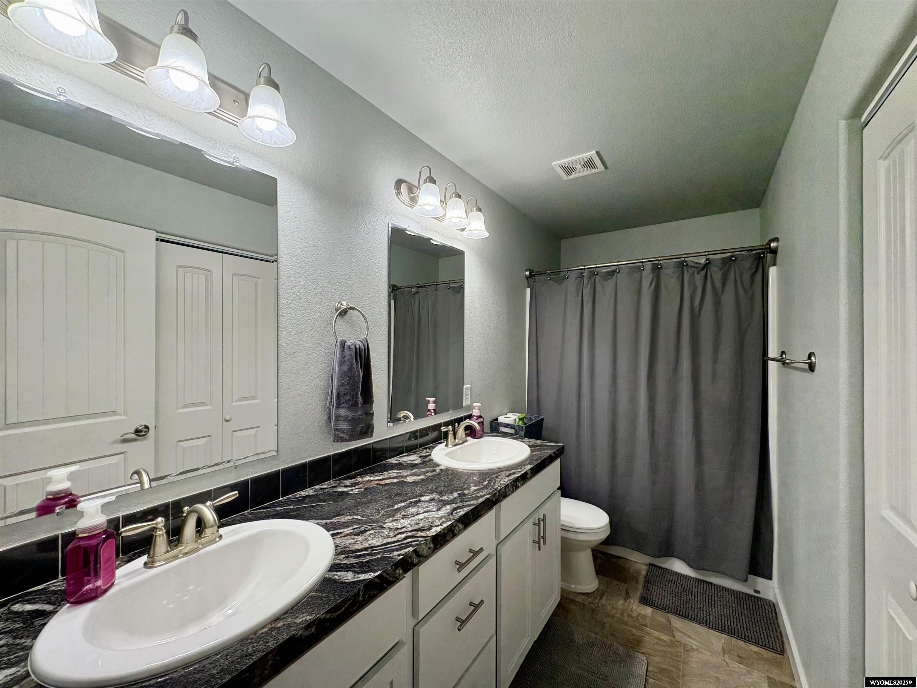 930 Flicker Street Douglas, WY 82633 - Photo 17 of 32