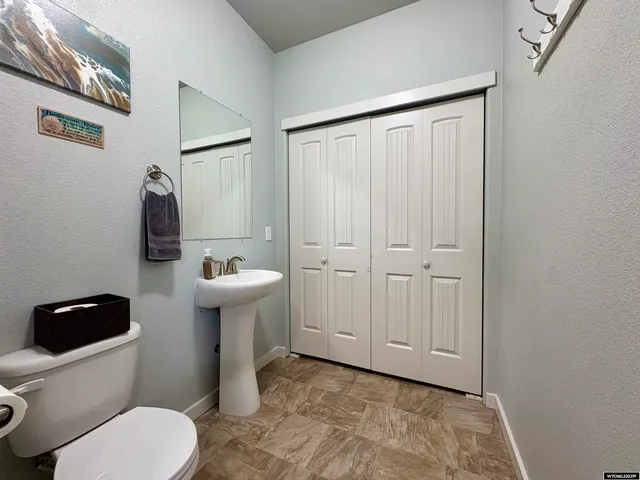 $424,999 | 930 Flicker Street, Douglas, WY 82633